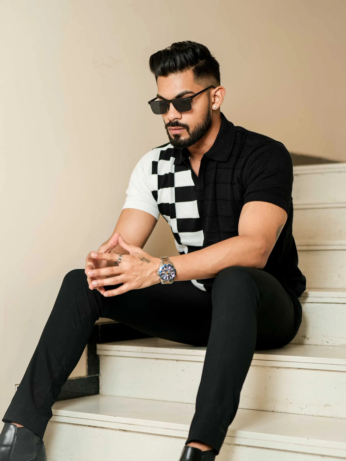 Black cotton half sleeve premium t shirt - Image 3